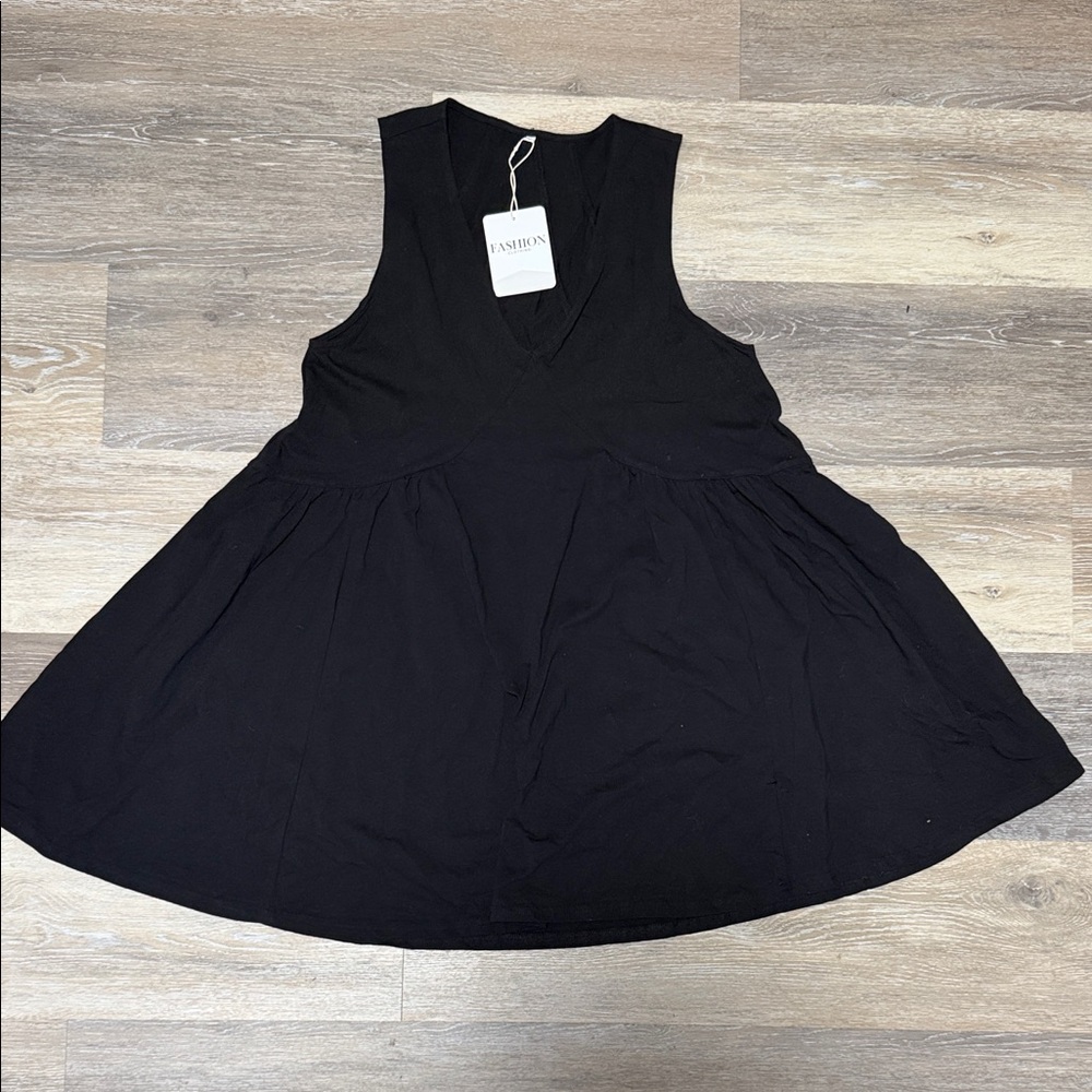 Black Sleeveless V-Neck dress